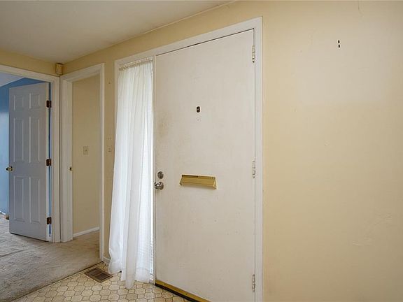 3rd image of 5681 Troy Villa Blvd