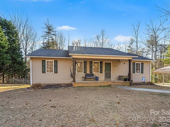2nd image of 2765 Hollybrook Ln
