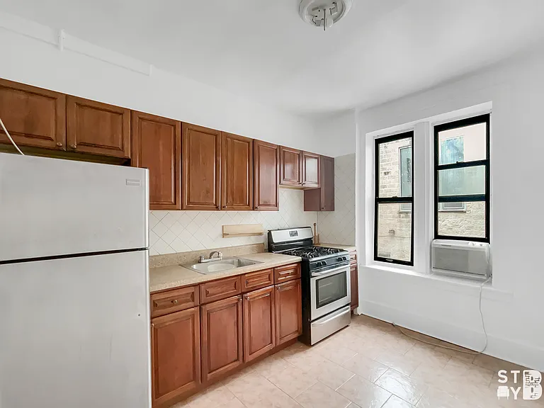 710 Avenue S #B6 — Photo 4