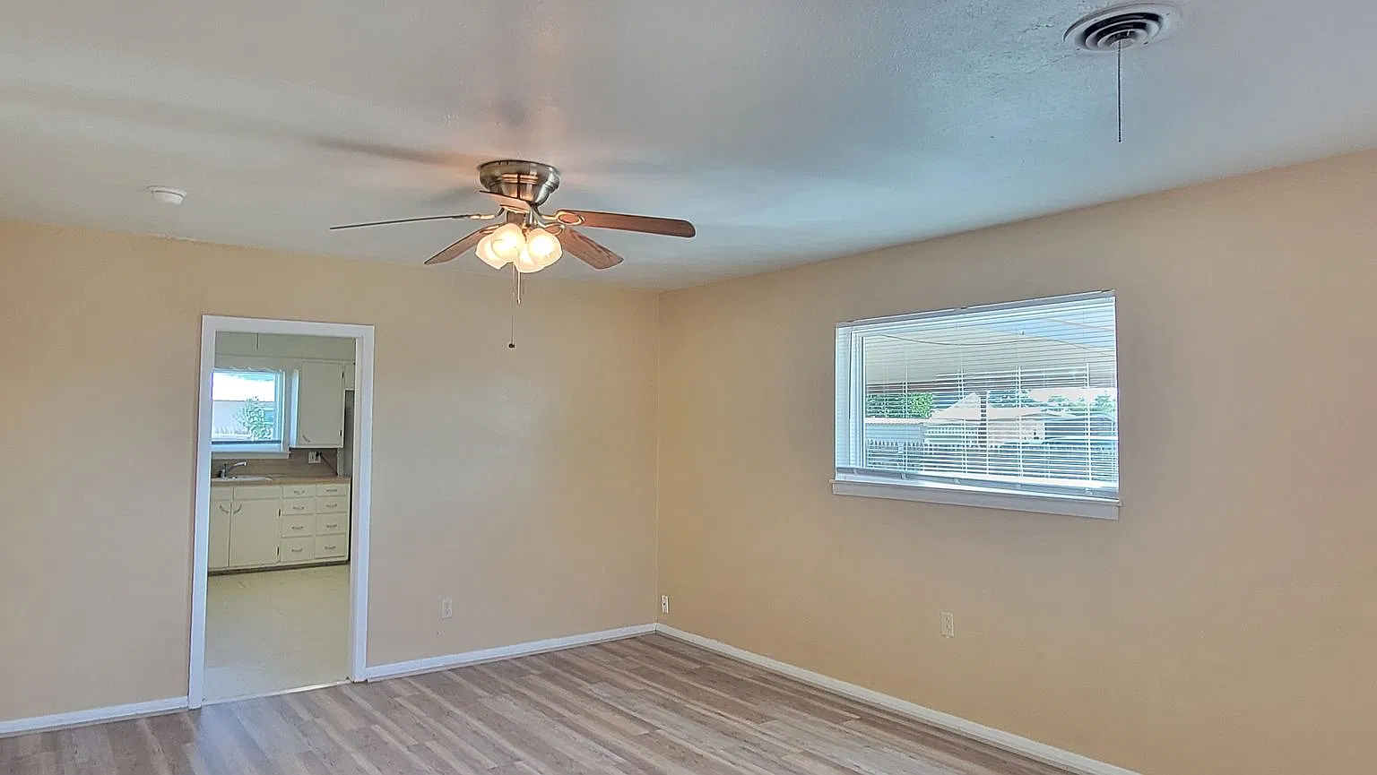 Updated Home In North Clovis — Photo 4