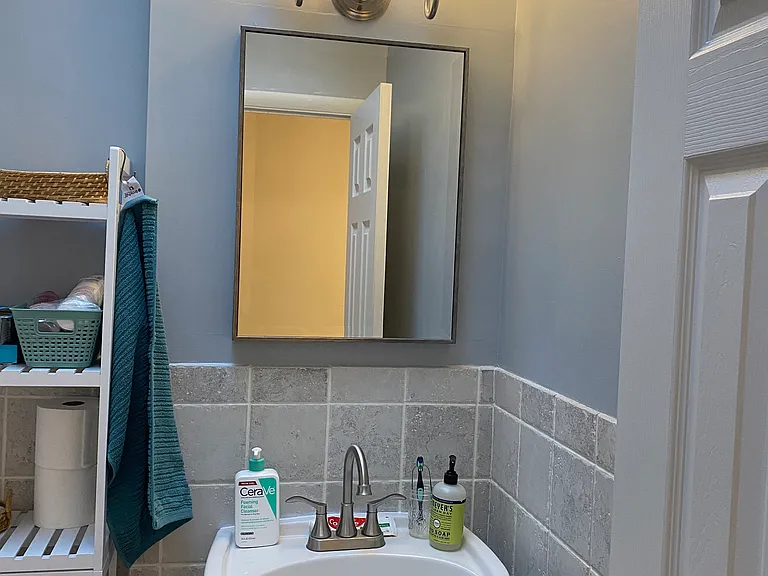 Upstairs hall bathroom