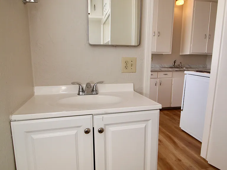 539 Callan Ave #B — Photo 10