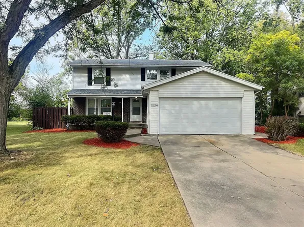 1004 Blackhawk Dr, University Park, IL 60484
