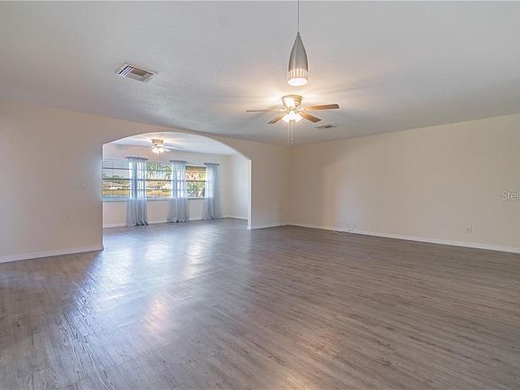 5th image of 1411 Langley Dr #100