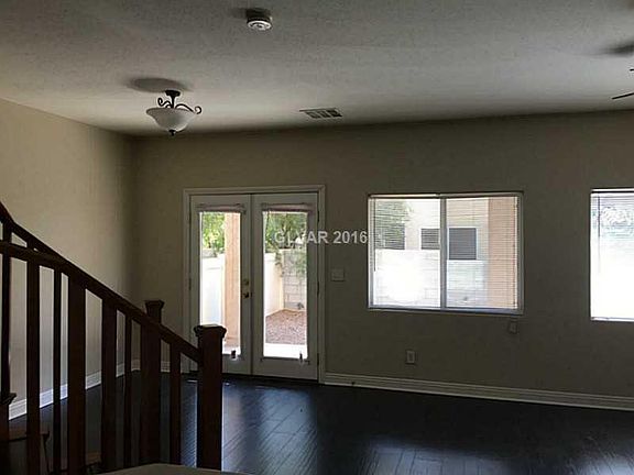 3rd image of 10643 Petricola St #102