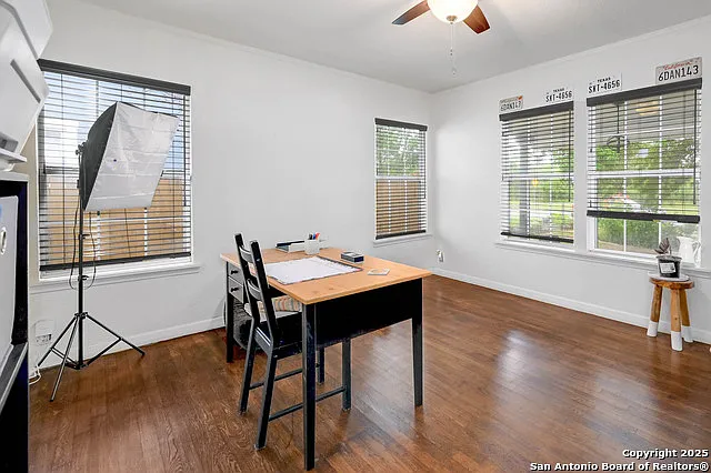 2231 W Woodlawn Ave — Photo 20
