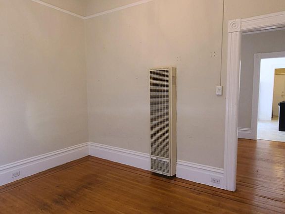 2nd image of 226 Rose St