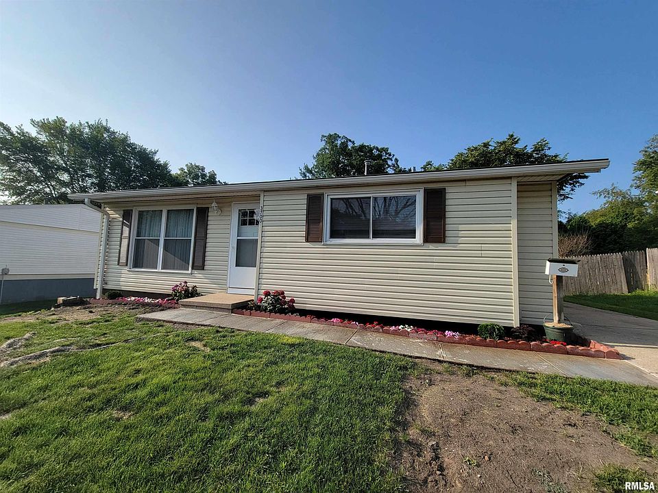1st image of 3700 W Warwick Dr