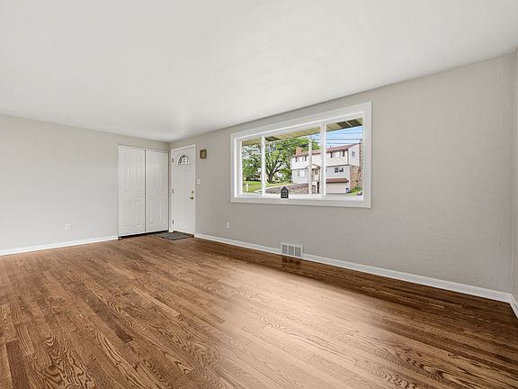 3rd image of 4780 Prescott Dr