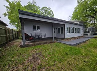 337 Lake Ave N, Spicer, MN 56288