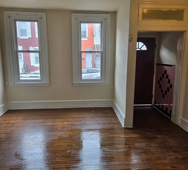 3106 Emerald St — Photo 2