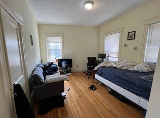 106 Queensberry St APT 2, Boston, MA 02215