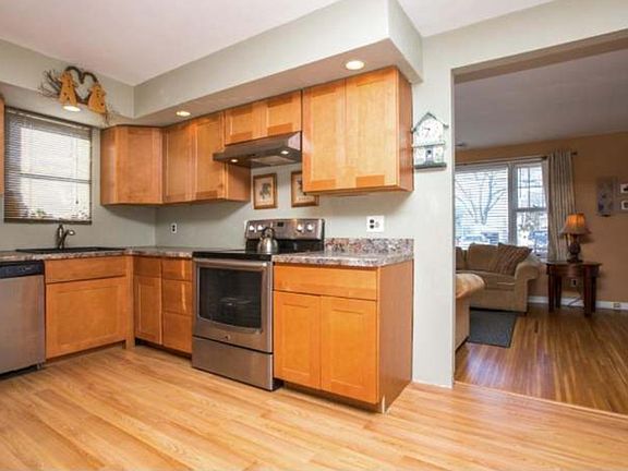 3rd image of 5 Ward Ave