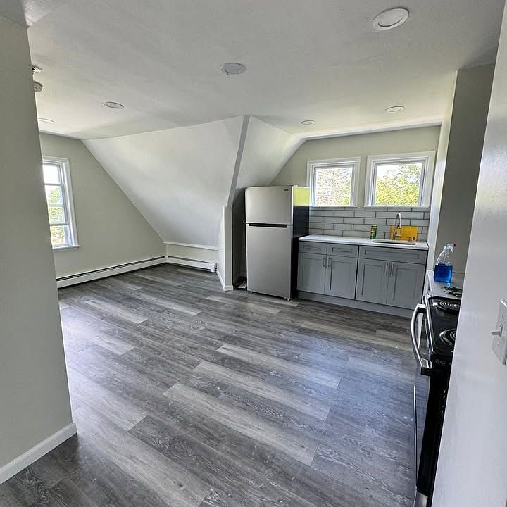 1st image of 10 Carrier St #3