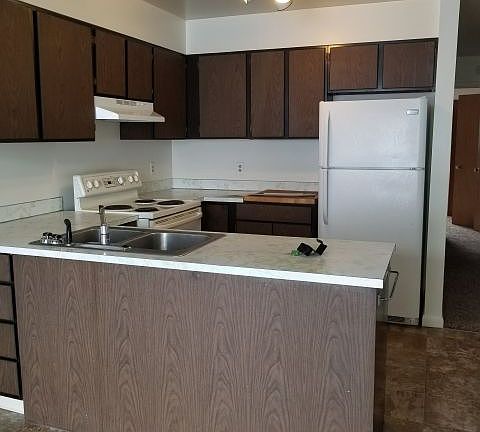 3rd image of 440 Lordwith Dr APT 1