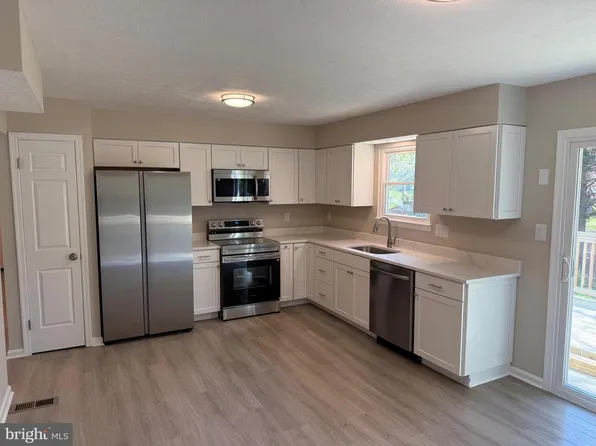 12311 Hillmeade Station Dr, Bowie, MD 20720