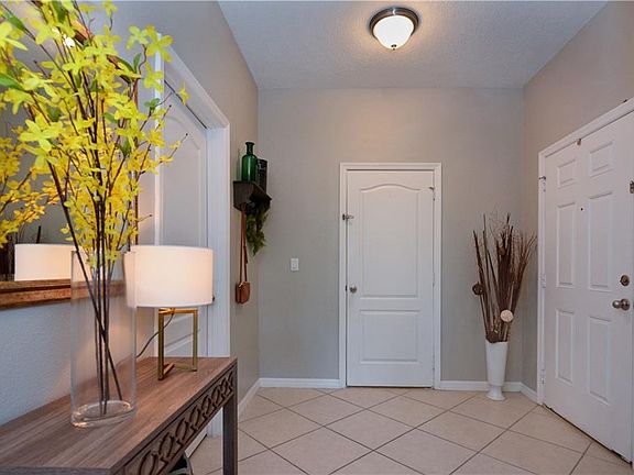 2nd image of 1322 Scarlet Oak Loop
