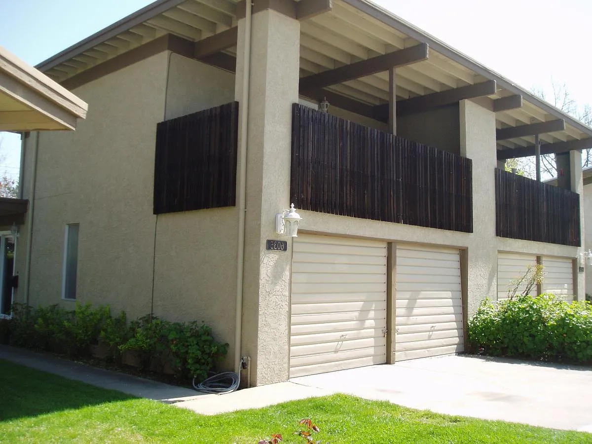 2 bed, 1.5 bath, 1173 sqft, $2,295 — Photo 1