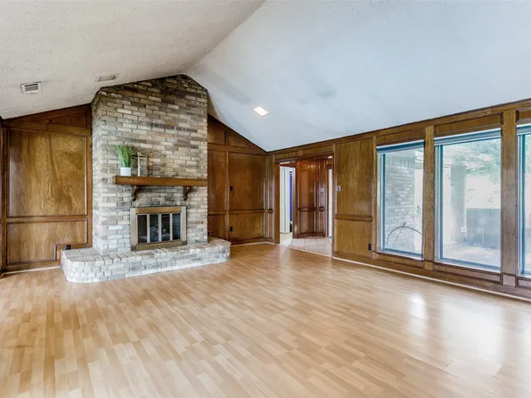 1926 Kensington Dr, Carrollton, TX 75007