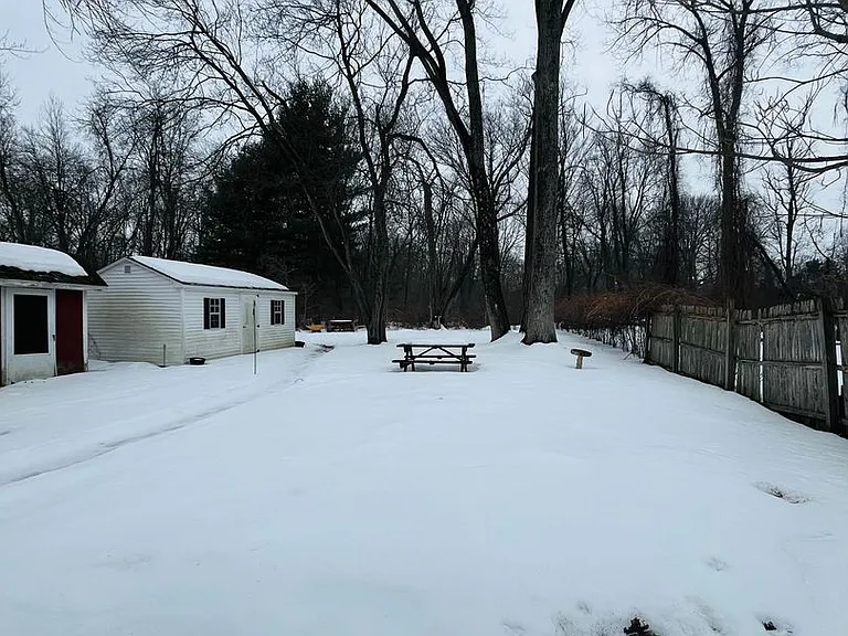 Beautifully Remodeled 2BR home in great neighborhood (Guilderland Schools) — Photo 11