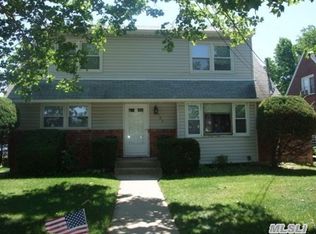 103 Nelson St, Farmingdale, NY 11735