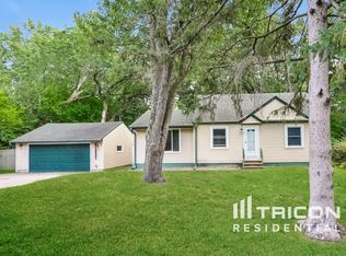 2605 Eastman Dr, Saint Paul, MN 55112