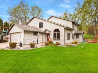 N4482 Meadow Wood Rd, Onalaska, WI 54650