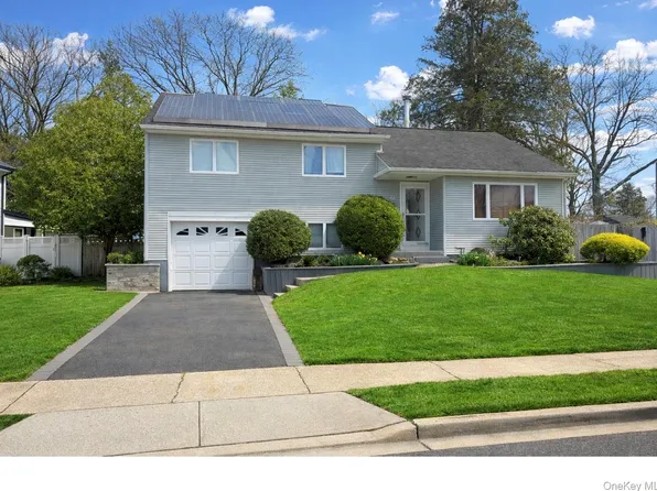 55 Amherst Drive, Massapequa, NY 11758