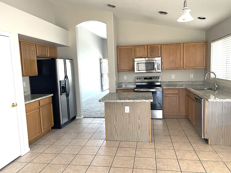 197 W Del Rio St — Photo 3