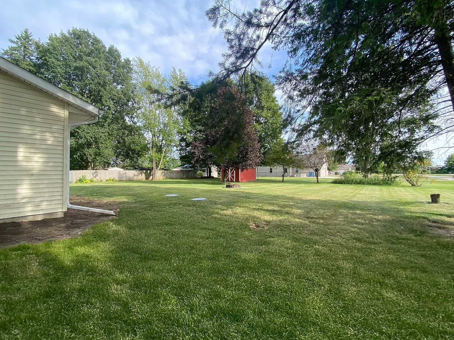 223 Hawthorne St — Photo 3