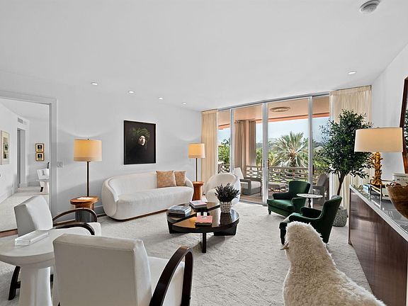 2nd image of 315 S Lake Dr #3D
