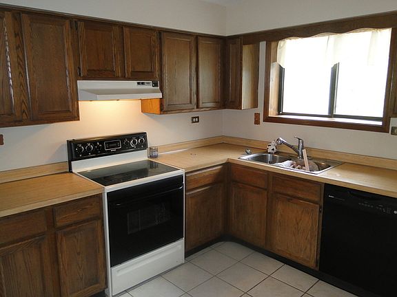 3rd image of 1211 Whispering Hills Ct APT 2B