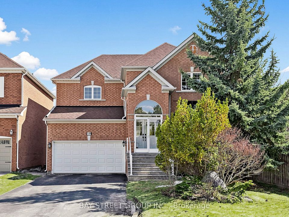 1st image of 19 Fountain Ct