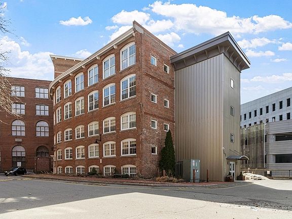 2nd image of 200 Market St Unit 3412