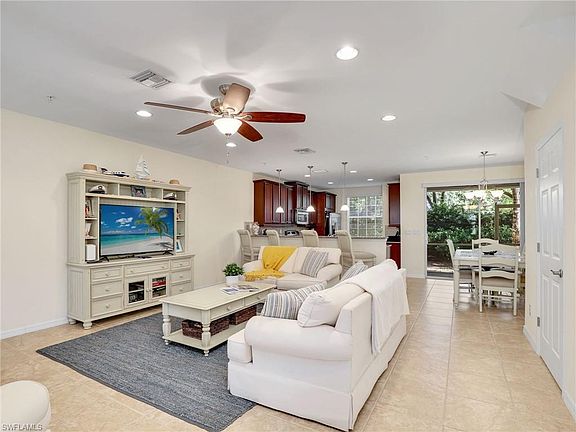 4th image of 23421 Alamanda DR #102