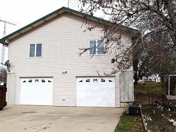 3rd image of 108 3rd Ave