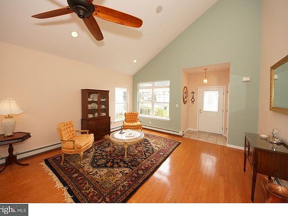 4th image of 78 Rainflower Ln