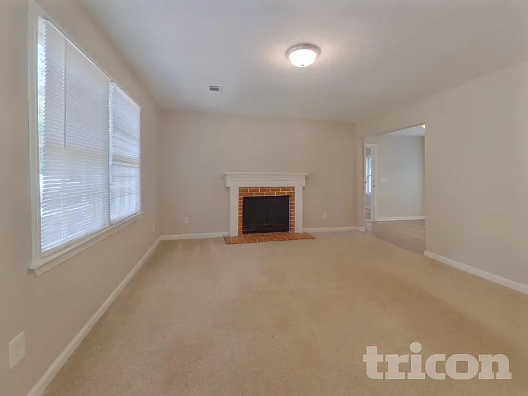 1145 Woodington Cir — Photo 2