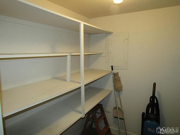 5th image of 88 N Gloucester Way #N