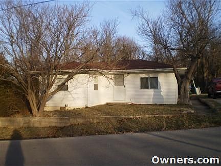 2nd image of 908 N Pine St