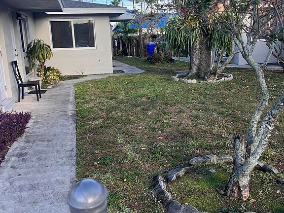 2nd image of 2030 SW 41st Ave APT 3