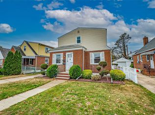 529 Liberty Ave, Williston Park, NY 11596