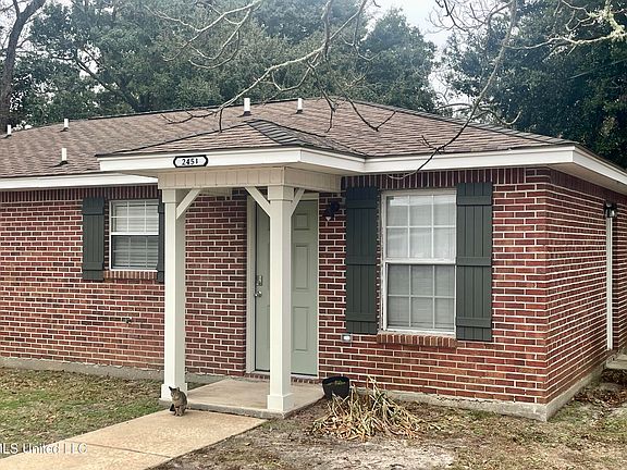 4th image of 245 Palmetto Ln