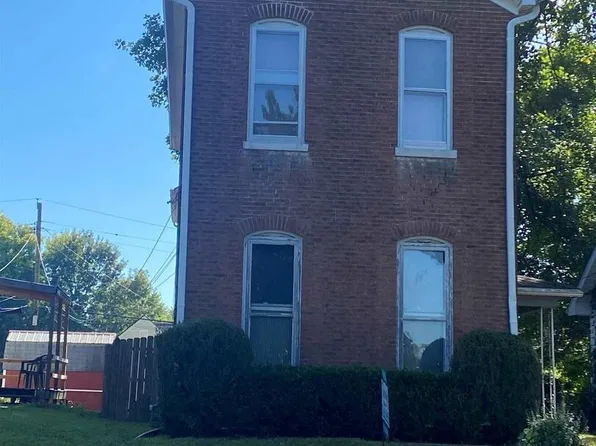 1206 N 6th St, Quincy, IL 62301