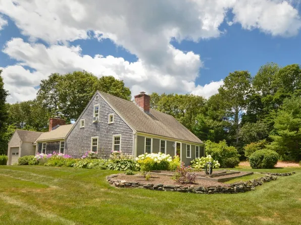 18 Manor Drive, East Sandwich, MA 02537