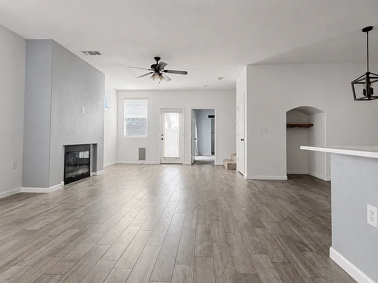 3221 N 37th St #15 — Photo 3