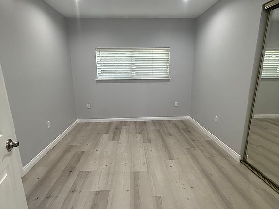 3rd image of 6504 Hesperia Ave