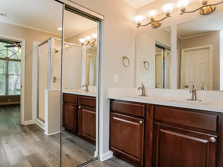 1011 Laurens Way — Photo 13