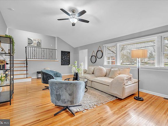 4th image of 180 Cherry Tree Ln