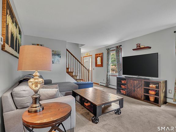 5th image of 105 Highland Avenue